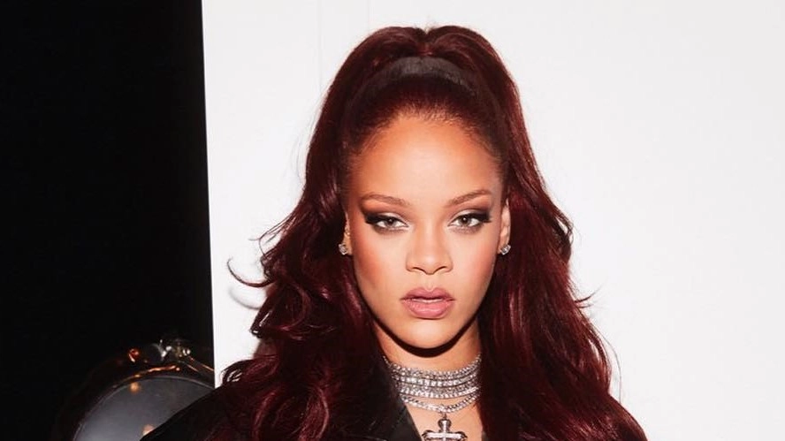 Stay Rihanna bản nhạc lắng đọng khiến fan say mê