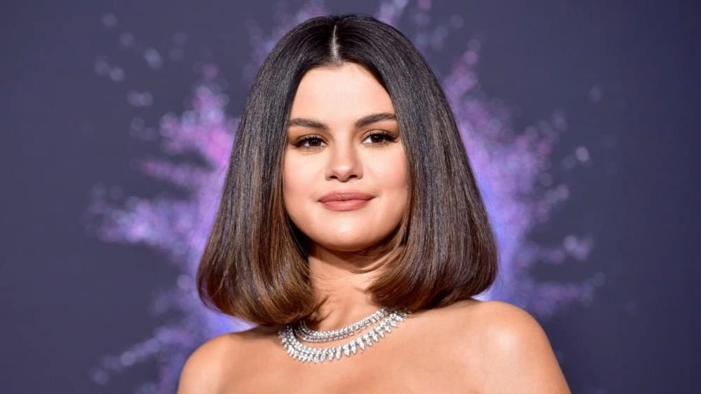 Age Selena Gomez, cô sinh năm 1992 hiện 33 tuổi