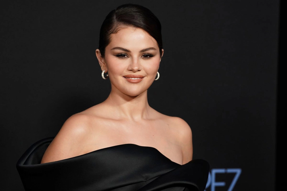 Selena Gomez Benny Blanco chuyện tình cảm gây chú ý