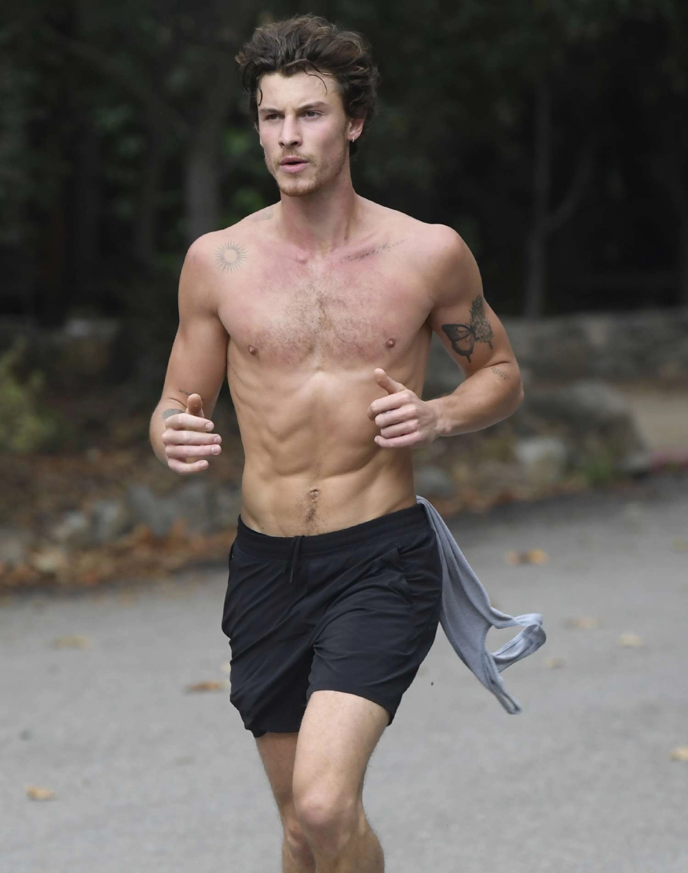 Stitches Shawn Mendes bản hit đưa tên tuổi vươn xa