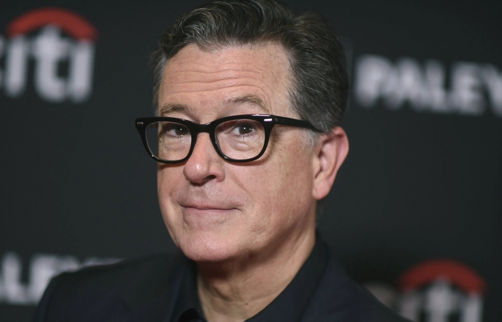 Stephen Colbert stand up phong cách hài hước sắc bén và ấn tượng