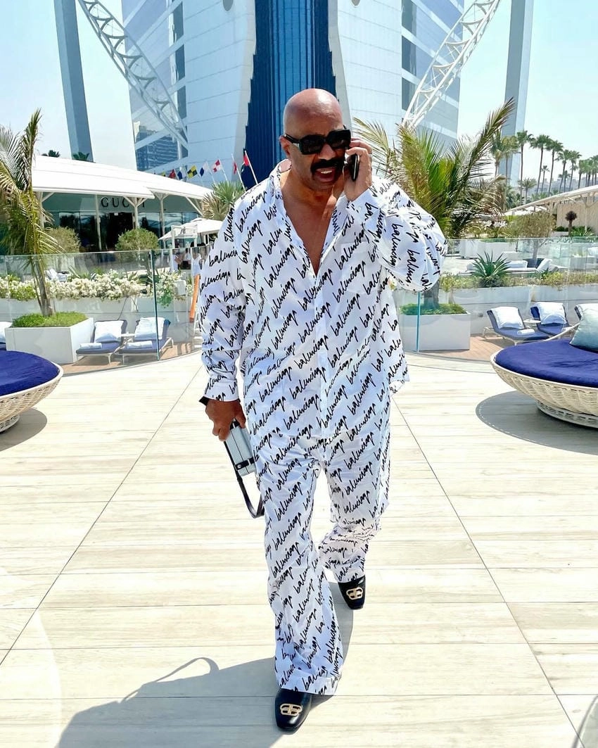 Steve Harvey là ai, ông là nghệ sĩ đa tài người Mỹ