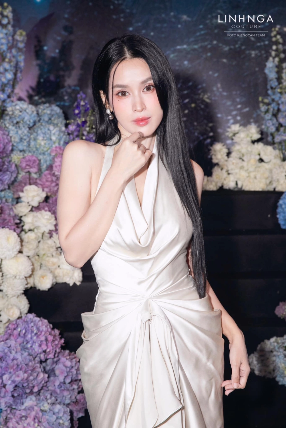 Tải ảnh gái xinh Việt Nam duyên dáng trong tà áo dài