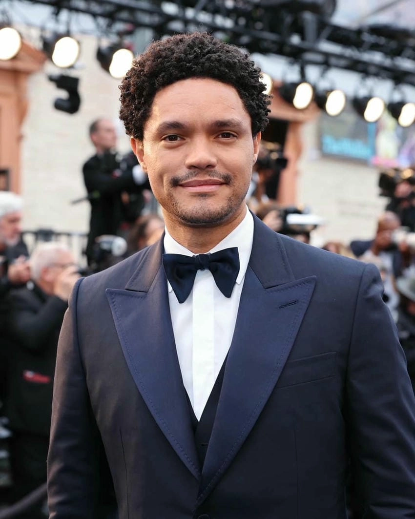 Trevor Noah born, anh sinh năm 1984 tại Nam Phi