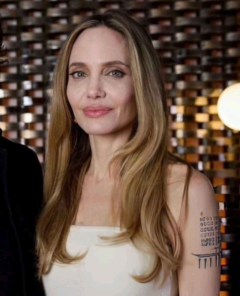 Angelina Jolie 2024 hình ảnh mới khiến fan bất ngờ