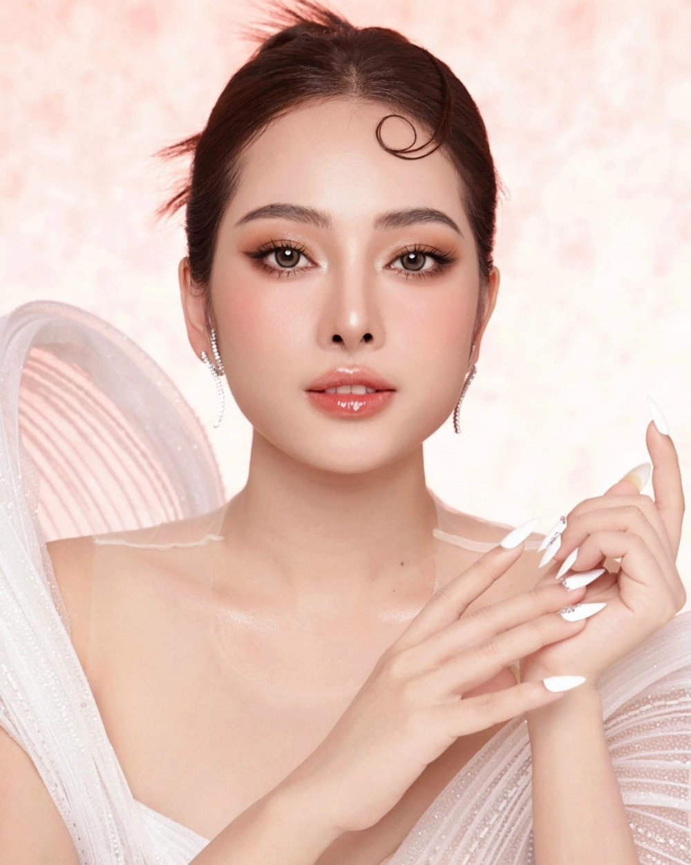 Ảnh gái cute tóc ngắn và vẻ đẹp cá tính, năng động