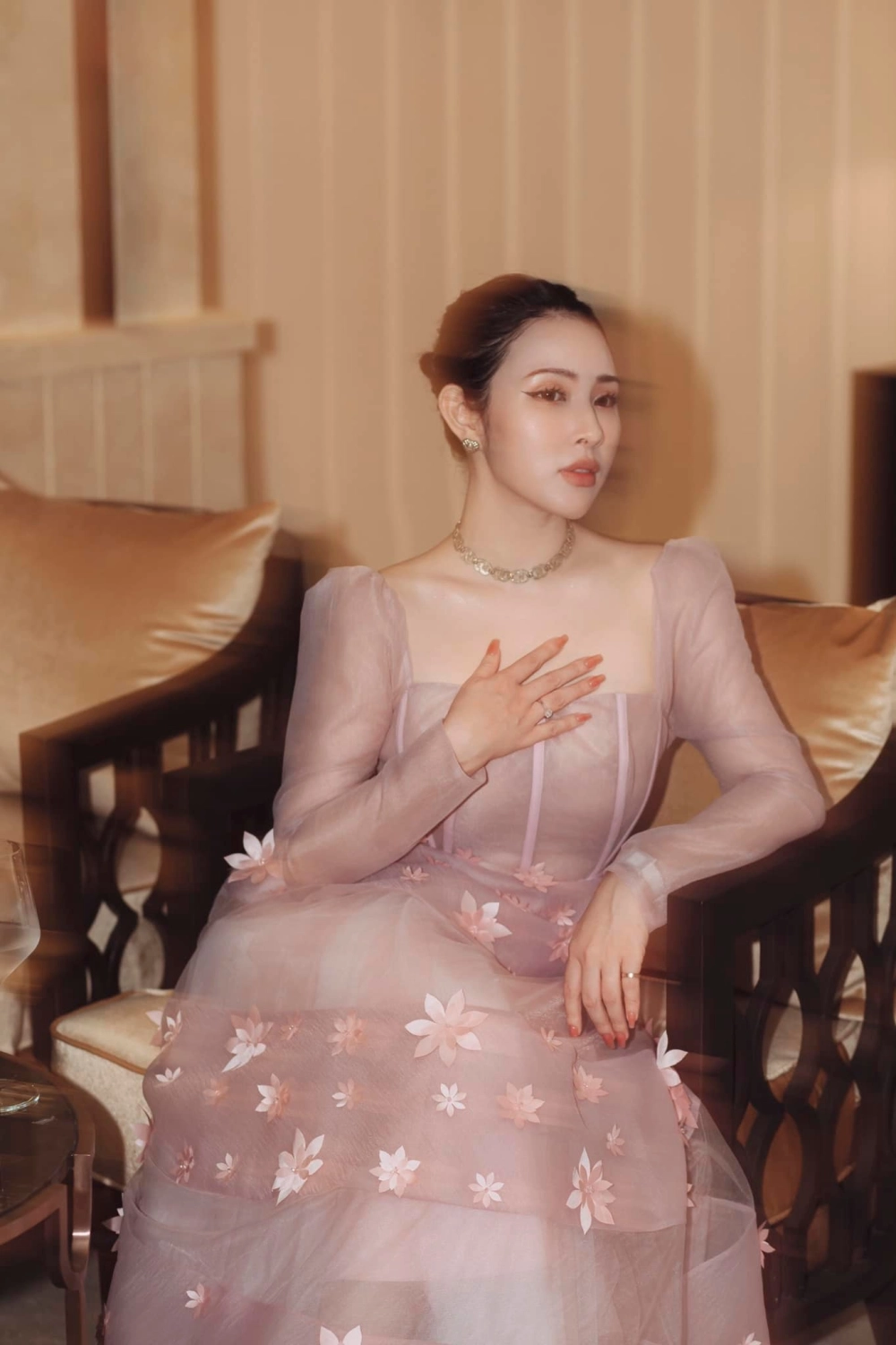 Hình ảnh gái 2k5 dễ thương và vẻ đẹp kẹo ngọt đốn tim