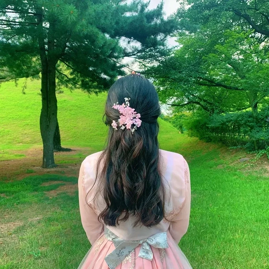 Ảnh đại diện con gái che mặt dễ thương và những lựa chọn tuyệt vời