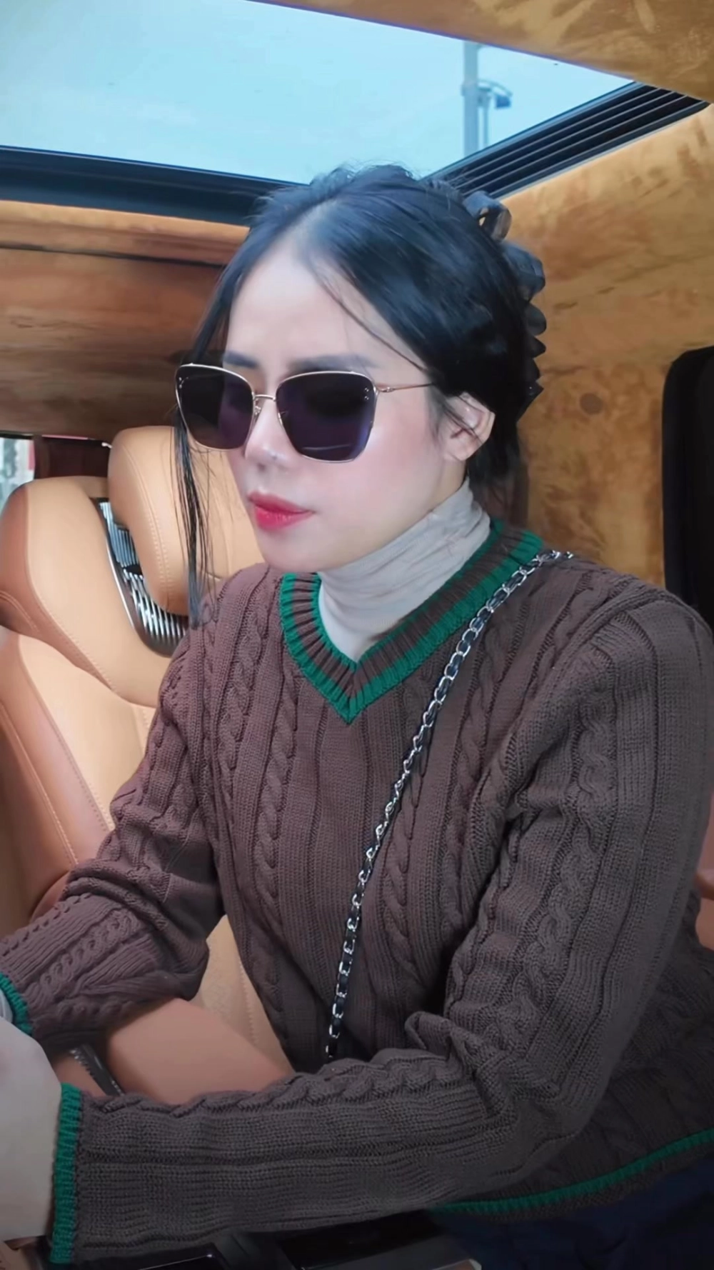 Hình ảnh gái 2k5 dễ thương đáng yêu và nụ cười trong veo