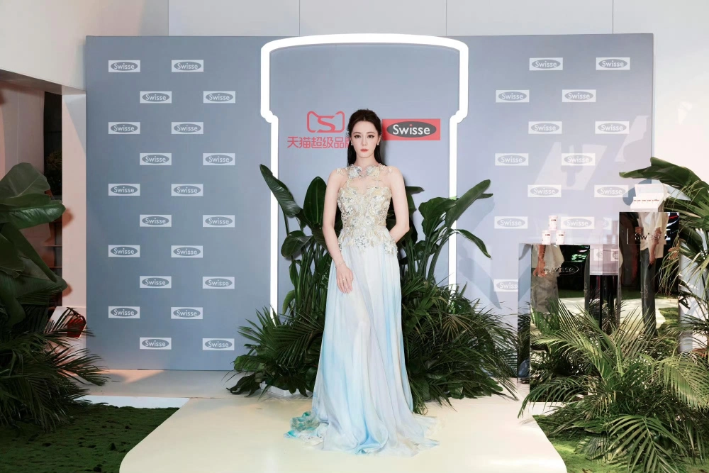 Ảnh người mẫu Trung Quốc và thần thái sang chảnh, đẳng cấp