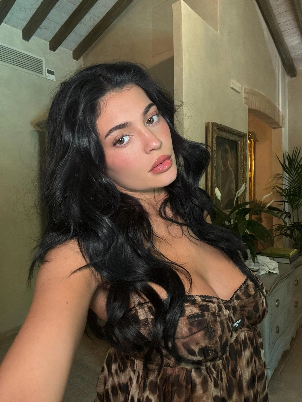 Ảnh gái châu Âu với nón và phong cách thời trang mùa hè