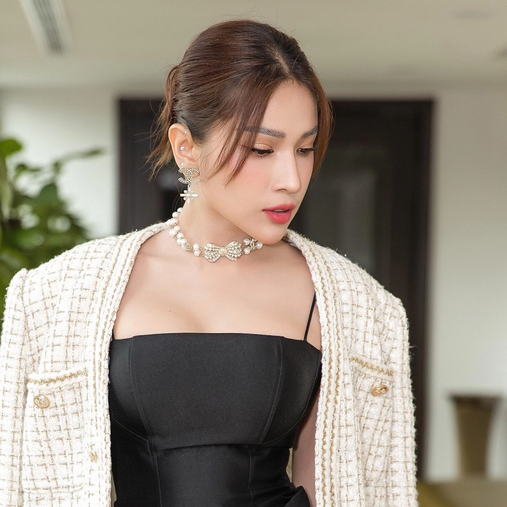 Ảnh gái xinh sexy và những đường cong đốt cháy mọi ánh nhìn