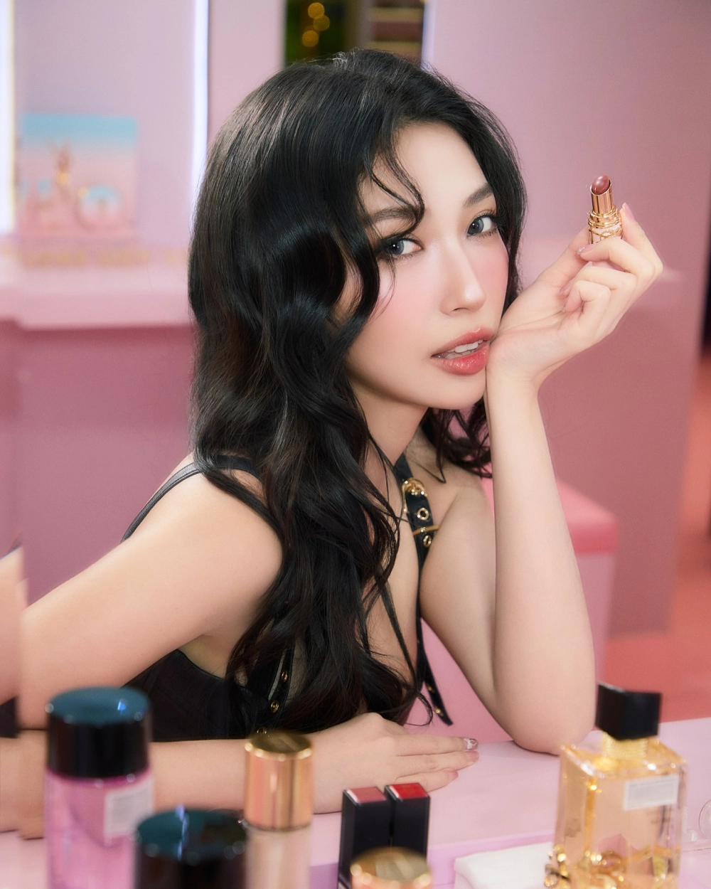 Avatar con gái xinh Instagram để thể hiện phong cách riêng