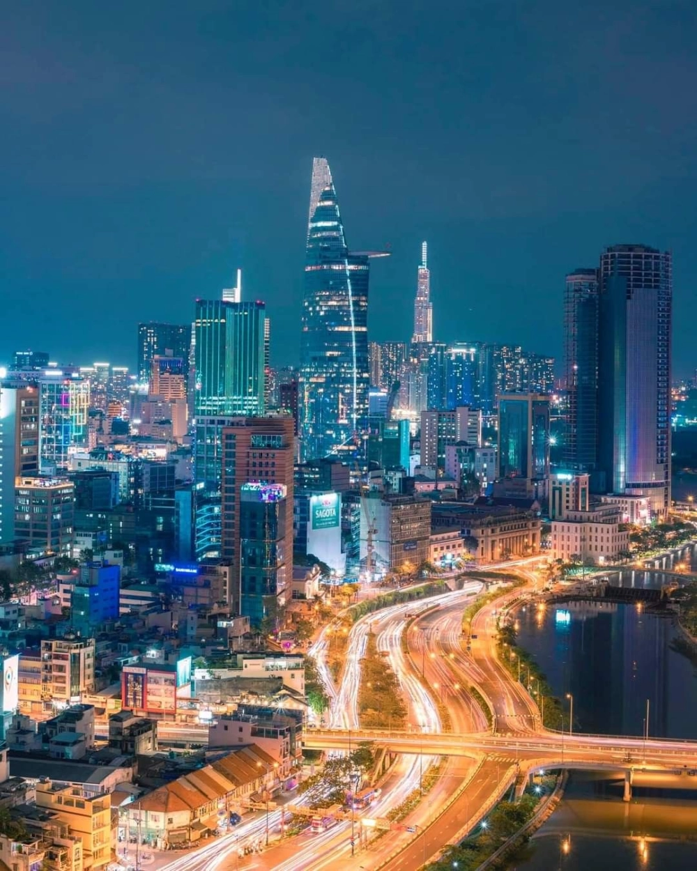 Tải hình nền phong cảnh thành phố sang trọng cho thiết bị của bạn