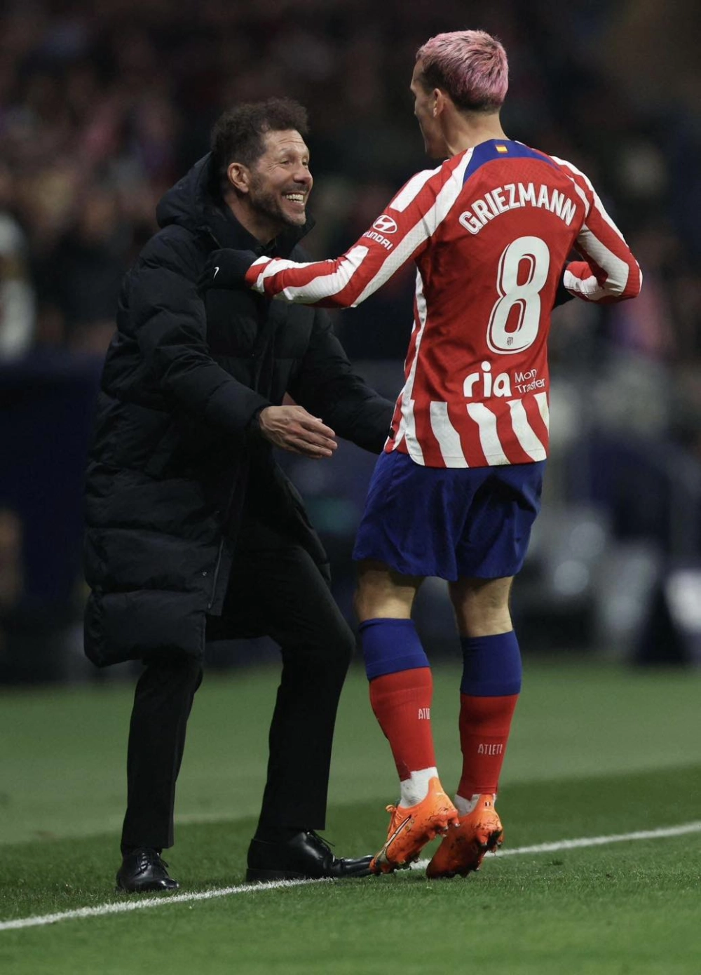 Griezmann Paris Saint Germain tin đồn khiến làng bóng đá sôi động