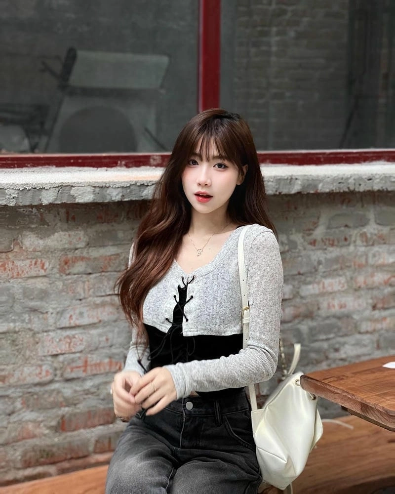 Tải ảnh avatar gái xinh đẹp nổi bật và cuốn hút