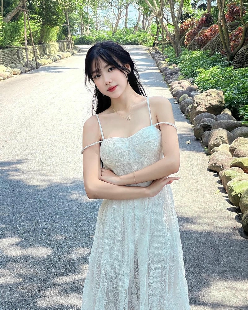 Chọn avatar gái xinh k10 phong cách và đáng yêu