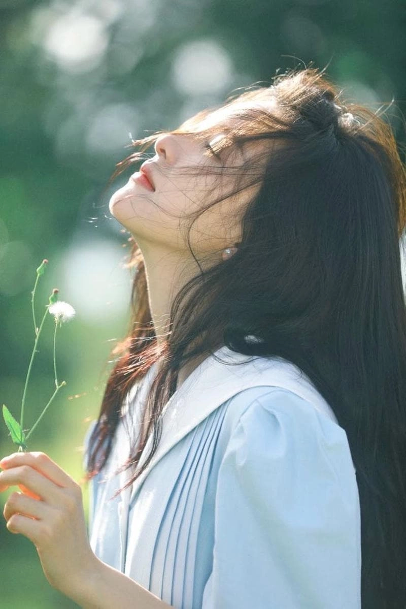 Chọn avatar tâm trạng hướng nội phản ánh chiều sâu cảm xúc thật