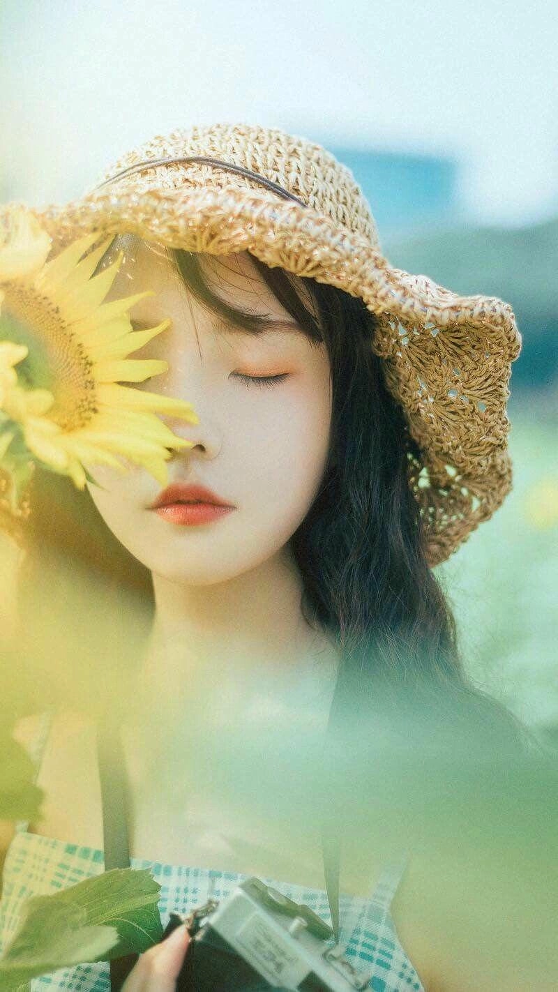 Khám phá avatar đơn sắc người hướng nội mang nét đẹp tối giản hiện đại