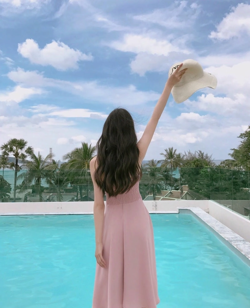 Tôn vinh vẻ đẹp dịu dàng và nghệ thuật trong avatar tóc dài chụp sau lưng