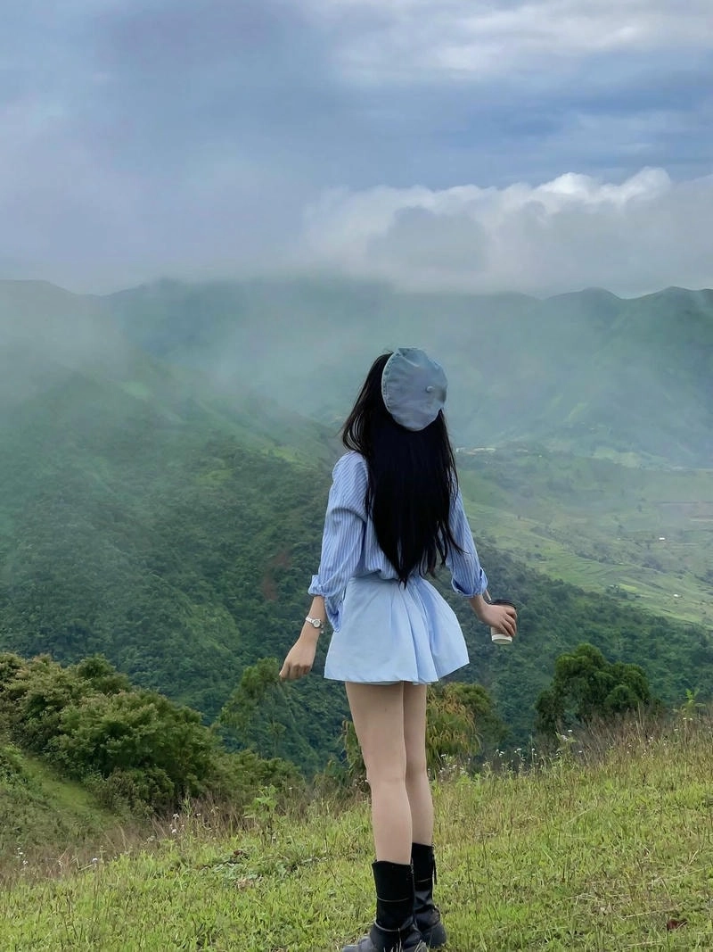 Thể hiện sự mềm mại và cuốn hút riêng biệt trong avatar chụp sau lưng nữ