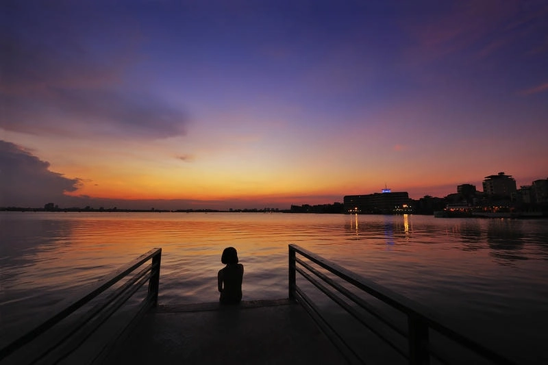 Thể hiện cảm xúc với avatar một mình cô đơn