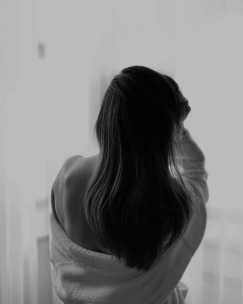 Tạo dấu ấn với avatar đen buồn đầy cảm xúc