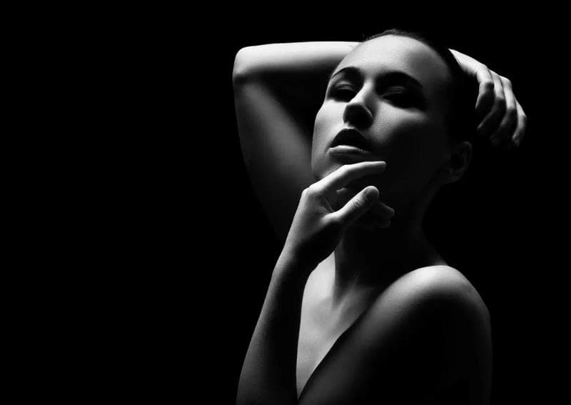 Khám phá avatar màu đen buồn tâm trạng riêng