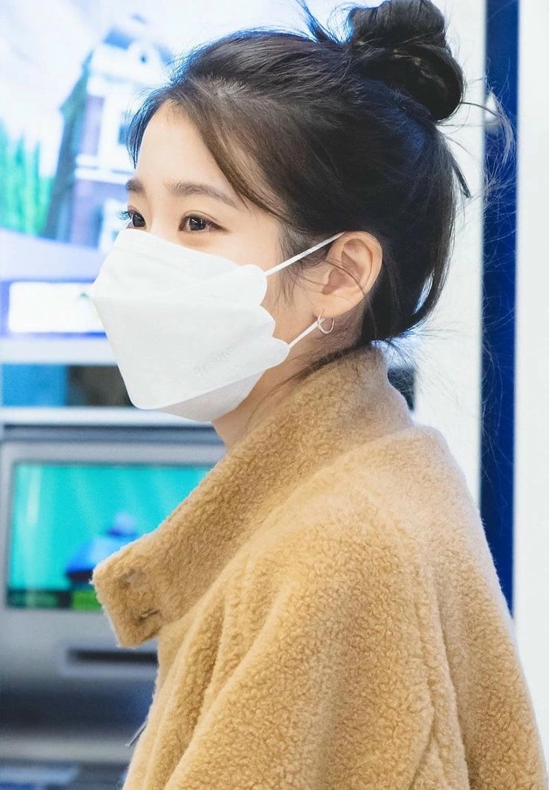 Thay avatar với avatar anime nữ đeo khẩu trang đen cực ngầu và cá tính