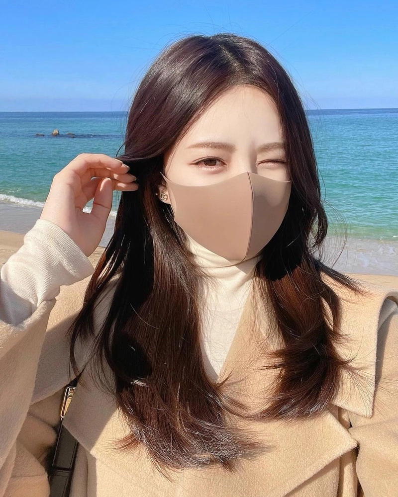 Avatar đeo khẩu trang nữ đầy sức hút