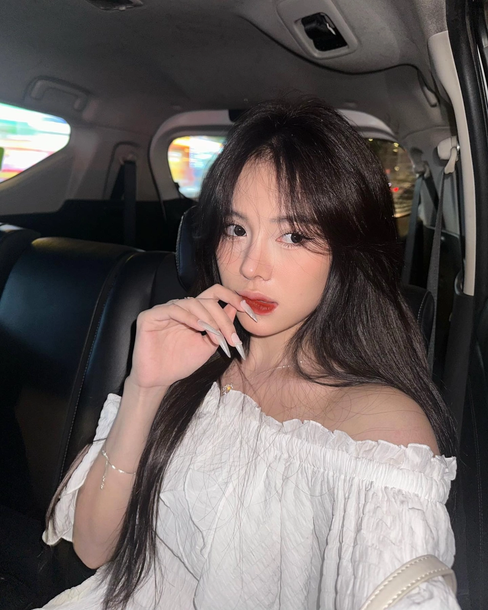 Avatar gái xinh dễ thương và vẻ đẹp trong veo, thuần khiết