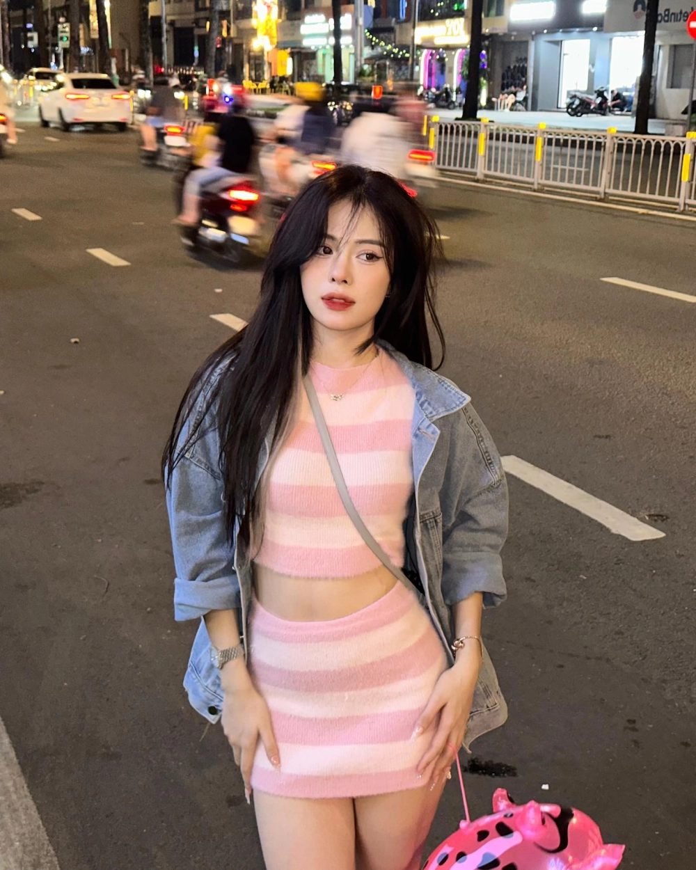 Avatar đen buồn con gái cho những ngày tâm trạng không vui