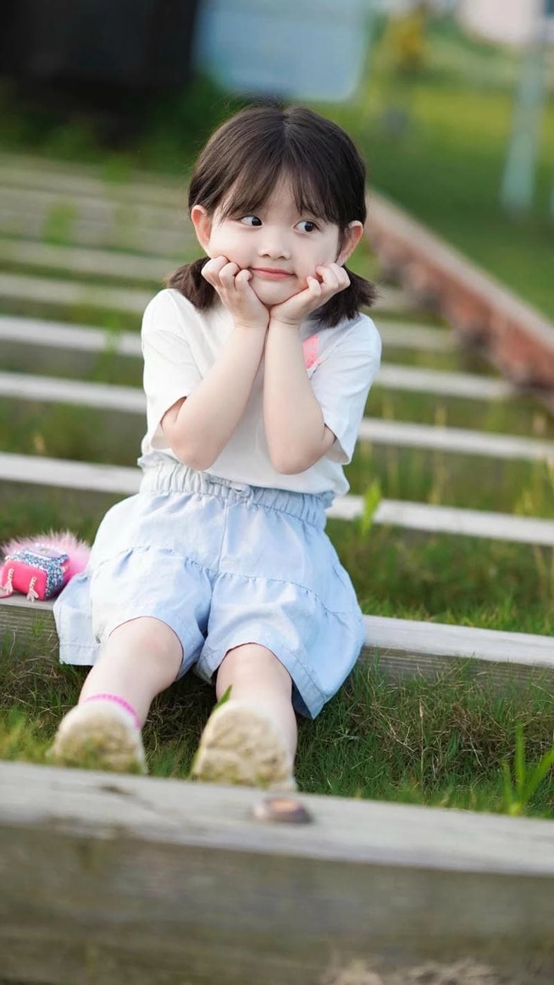 Tải ngay avatar em bé dễ thương sinh động và tinh nghịch