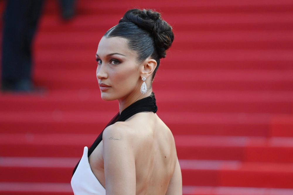 Bella Hadid Cannes luôn tỏa sáng với phong cách quyến rũ