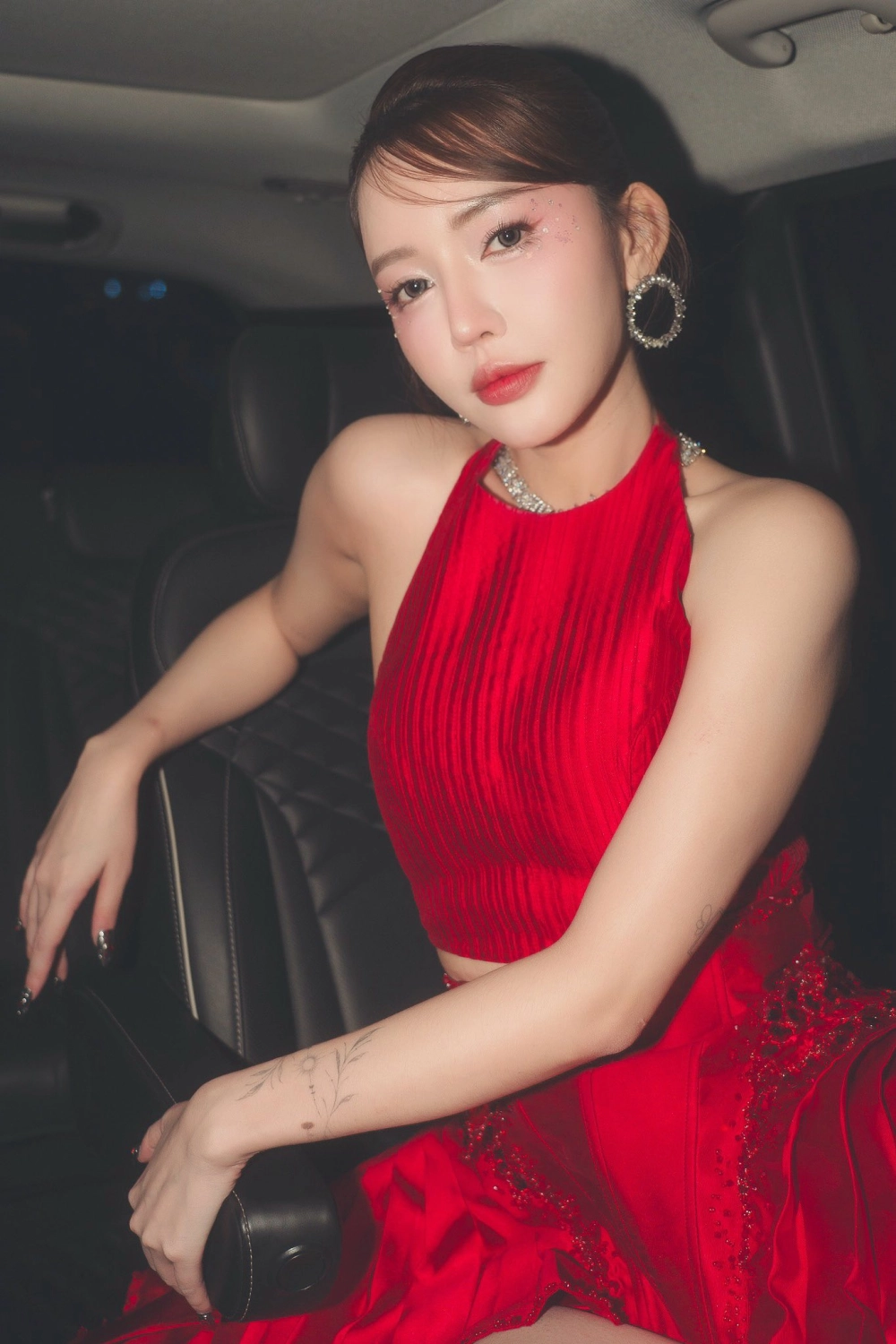 Bích Phương tuổi, cô thuộc thế hệ 8X cuối cùng