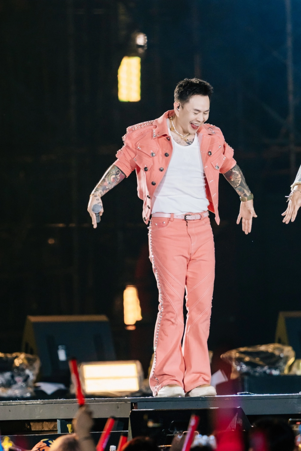 Binz bao nhiêu tuổi, anh 37 tuổi tính đến 2025