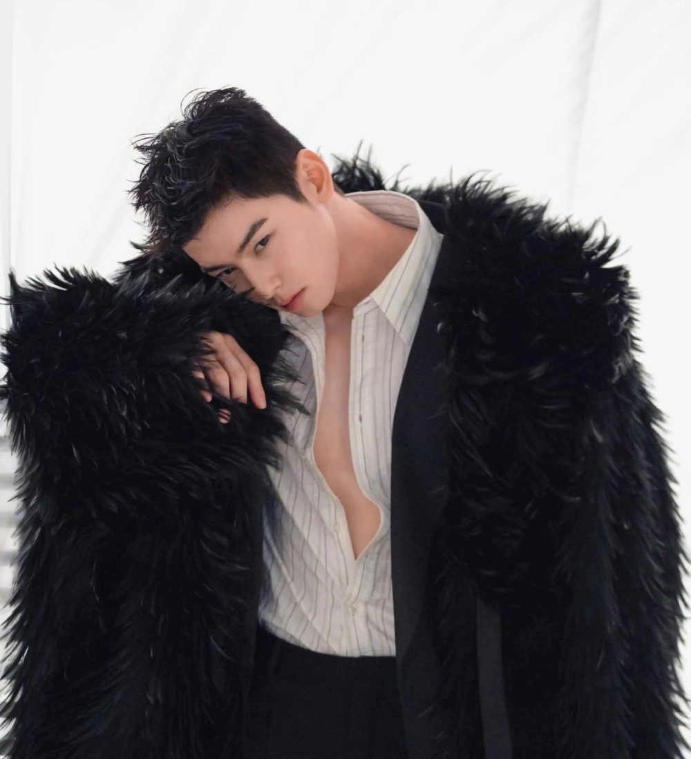 Cha Eun-Woo chương trình truyền hình cho thấy sự duyên dáng