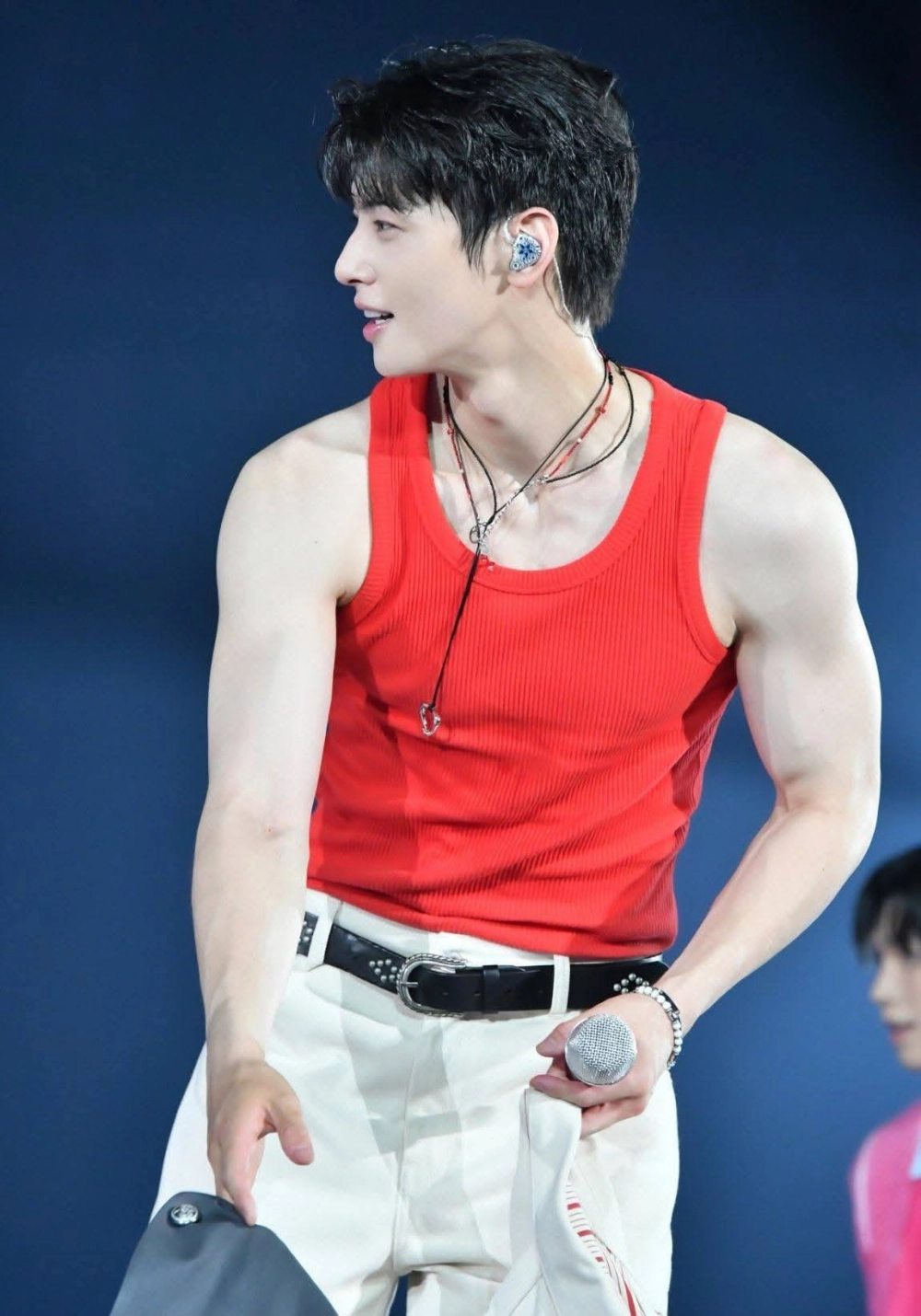 Cha Eun Woo Calvin Klein gây sốt với phong cách thời trang đỉnh