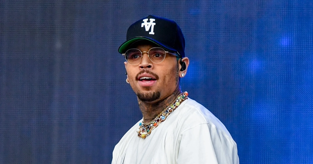 Chris Brown tour bùng cháy cảm xúc với fan hâm mộ