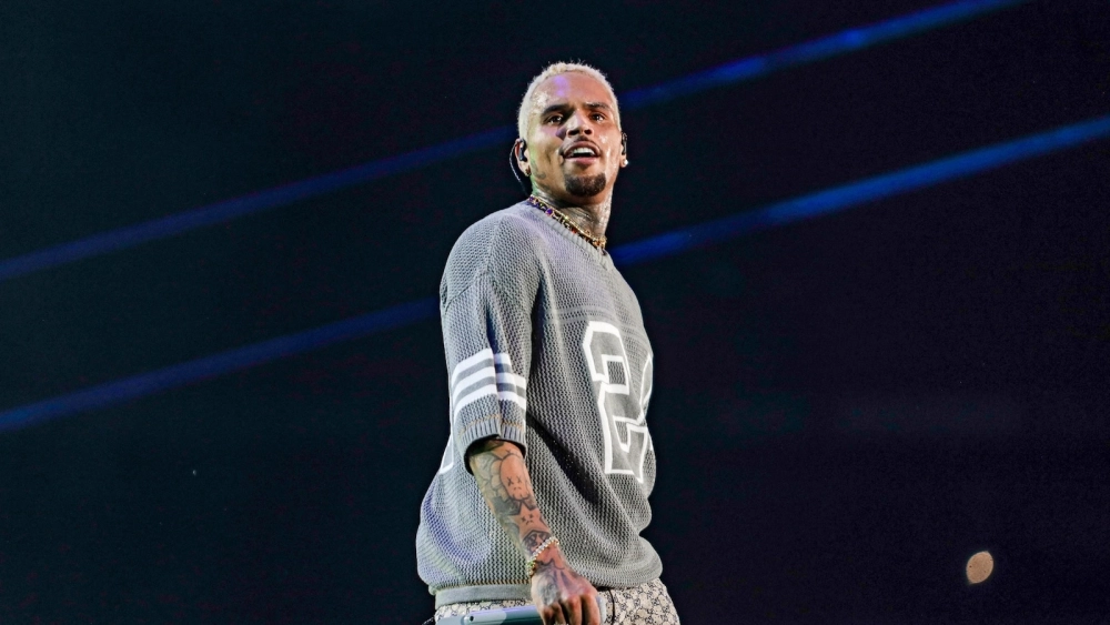 Sensational Chris Brown khẳng định vị thế huyền thoại