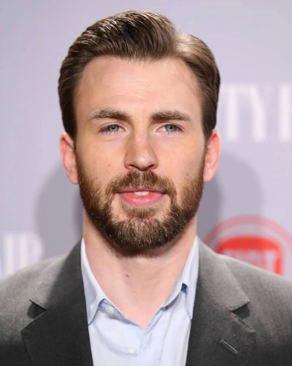 Chris Evans presenter thần thái tự tin trên sân khấu