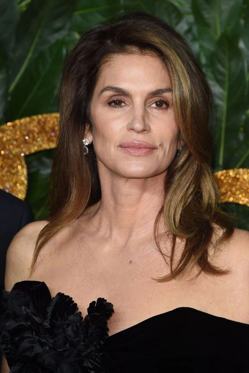 Cindy Crawford young vẻ đẹp huyền thoại thập niên 90