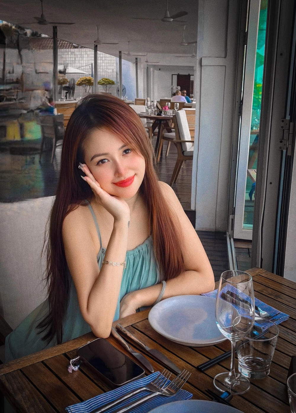 Gai viet cuc xinh (Gái Việt cực xinh) và nhan sắc vạn người mê