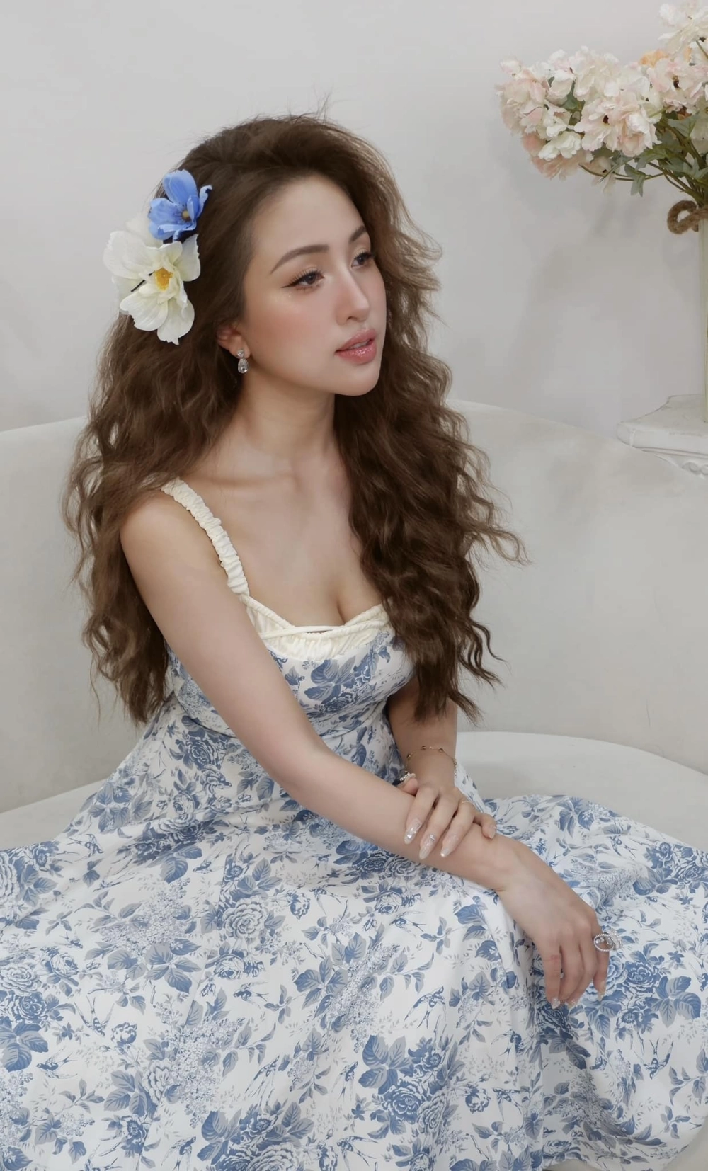 Gai vn xinh (Gái VN xinh) trong tà áo dài truyền thống