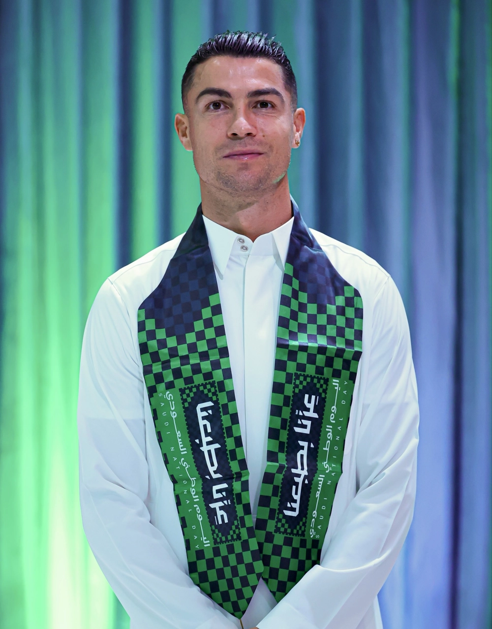 Crìstiano Ronaldo biểu tượng sân cỏ toàn cầu