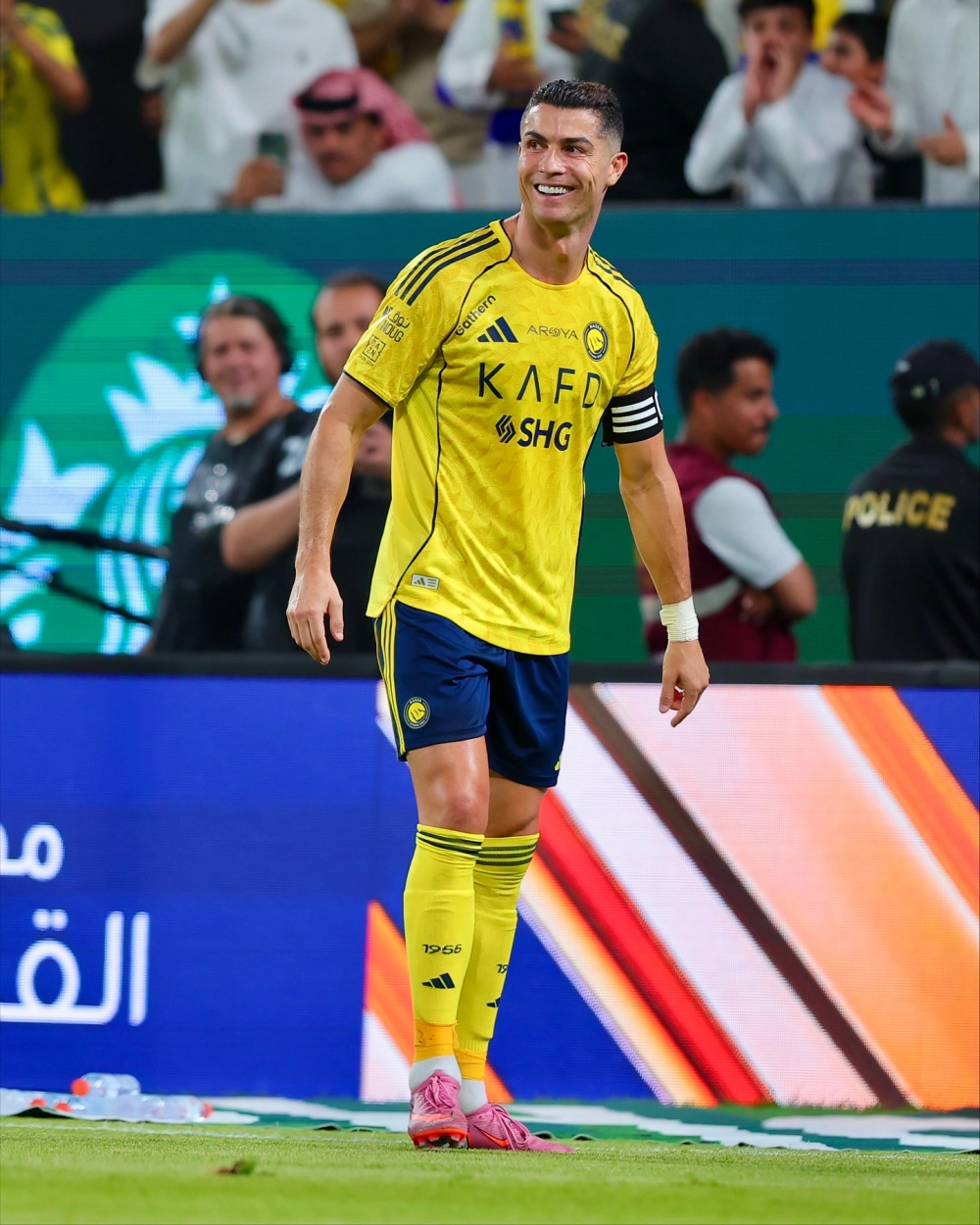 Cristiano Ronaldo Jr con trai tài năng của Ronaldo