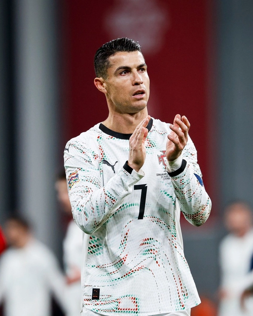 Cristiano Ronaldo âge nổi bật nhờ kỹ năng xuất sắc