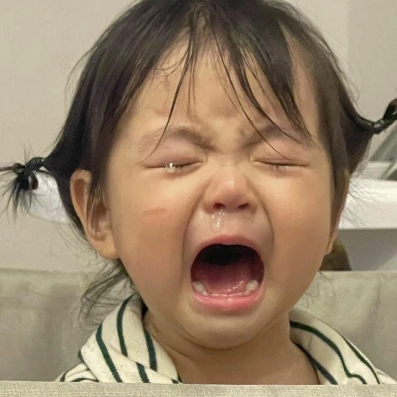 Lạc lối trong crying meme lan truyền