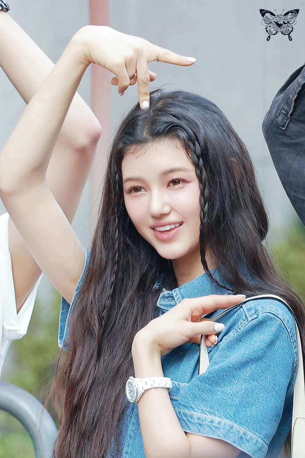 Danielle NewJeans và Hanni có tình bạn gắn bó trong nhóm