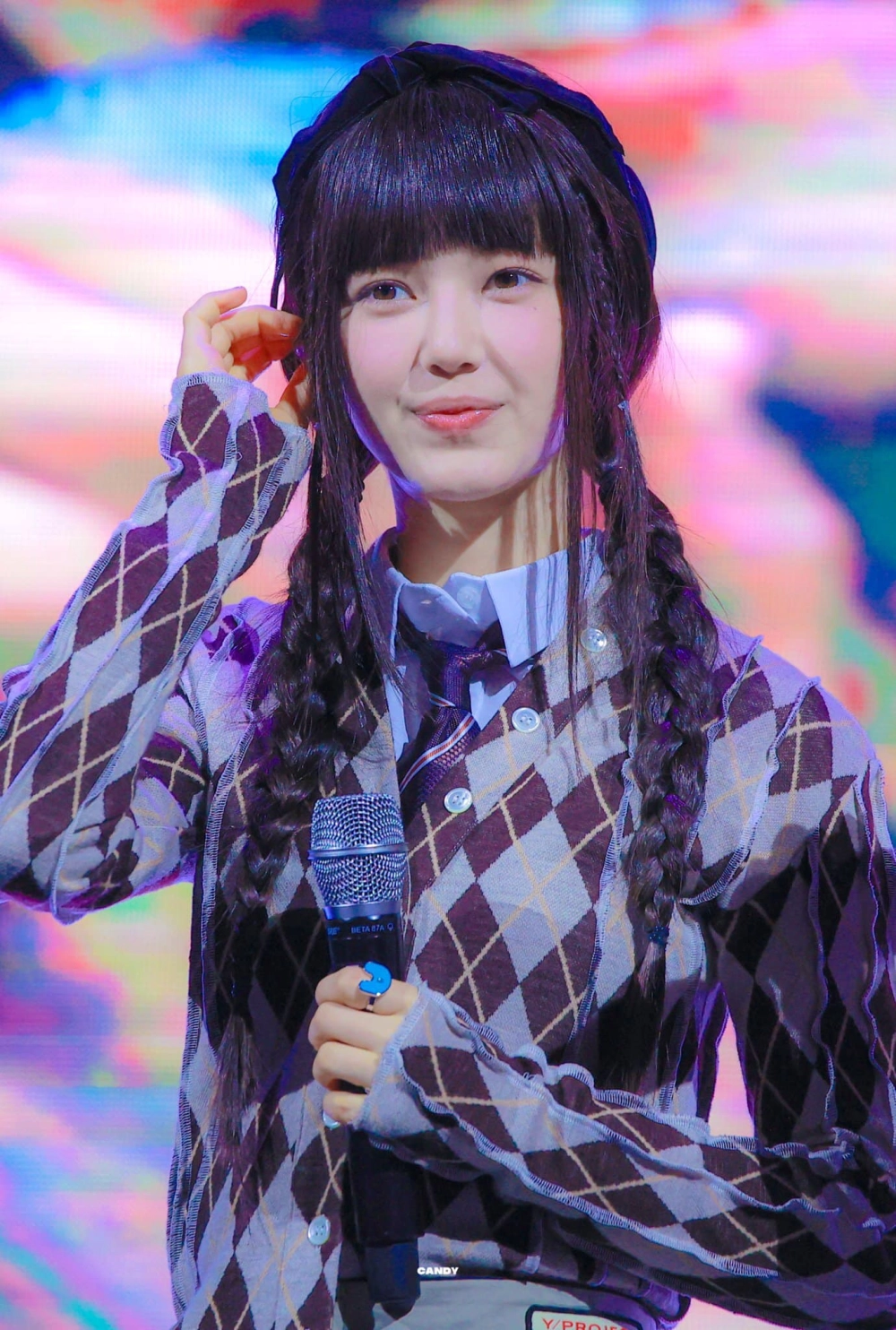 Danielle NewJeans thời trang biến hóa từ trẻ trung đến thanh lịch